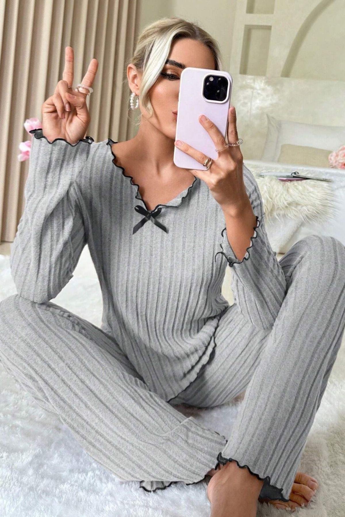 Kadın Gri Çizgili Uzun Kollu Fiyonk Detaylı Pijama Takımı Rahat Mevsimlik