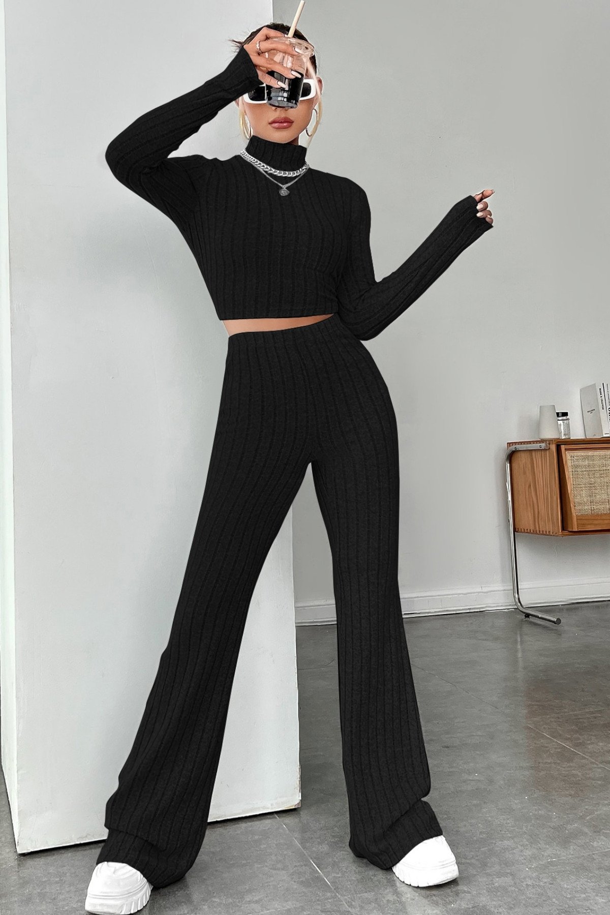Kadın Siyah Boğazlı Crop Top ve Yüksek Bel Eşofman Takımı Spor Şık Kombin — görsel 6