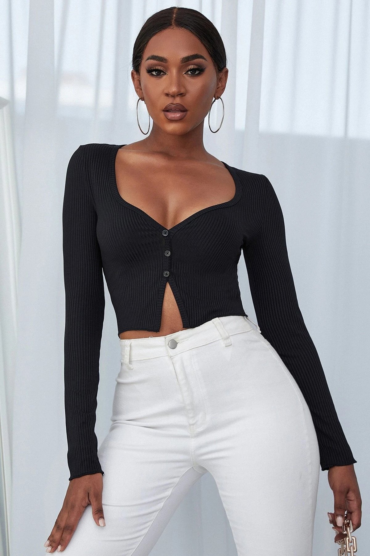 Kadın Siyah Uzun Kollu Düğmeli Göğüs ve Göbek Dekolteli Crop Top Bluz — görsel 4