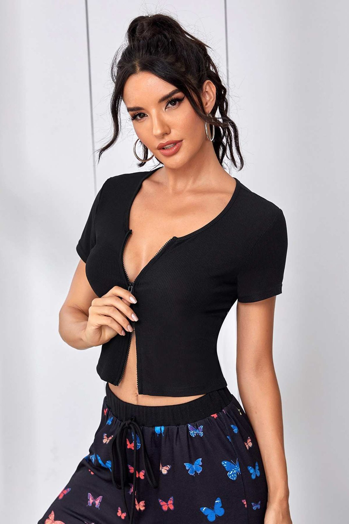Kadın Siyah Çift Fermuarlı Yarım Kol Crop Top Bluz