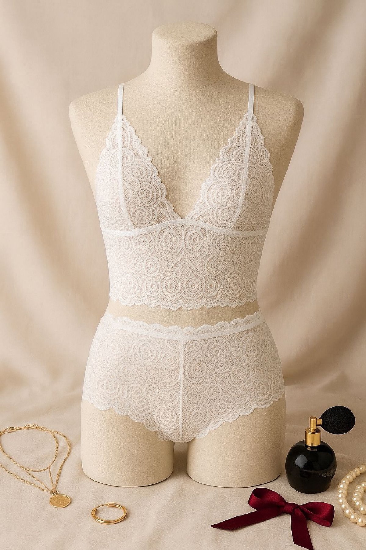 Kadın Beyaz Dantel Bralet Şort Takımı – Romantik ve Zarif İç Giyim — görsel 2